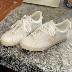 Veja Women's Cream and White Sneakers